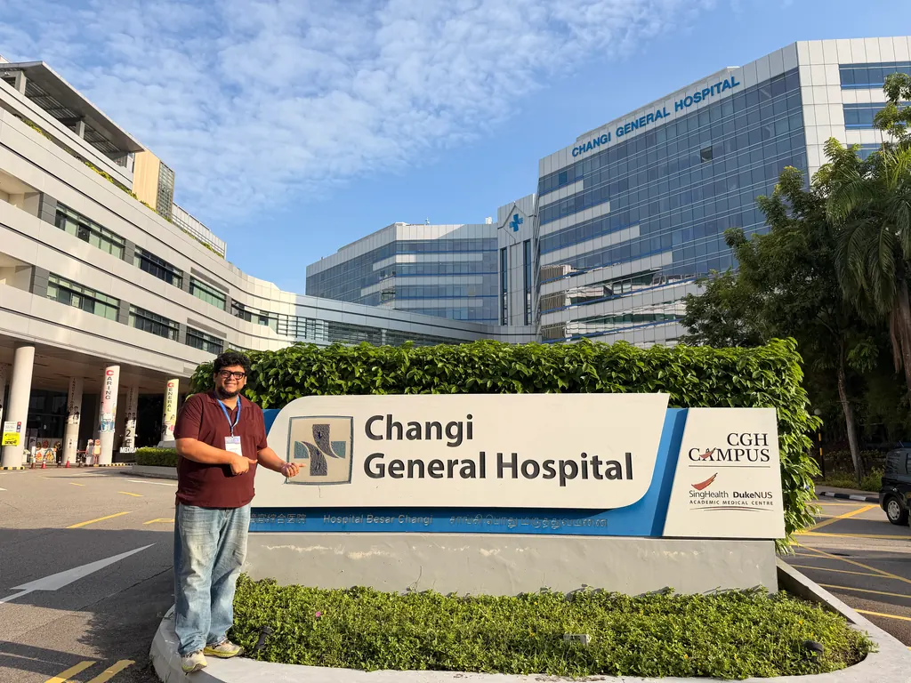 চাঙ্গি জেনারেল হাসপাতাল, সিঙ্গাপুর — At Changi General Hospital, Singapore